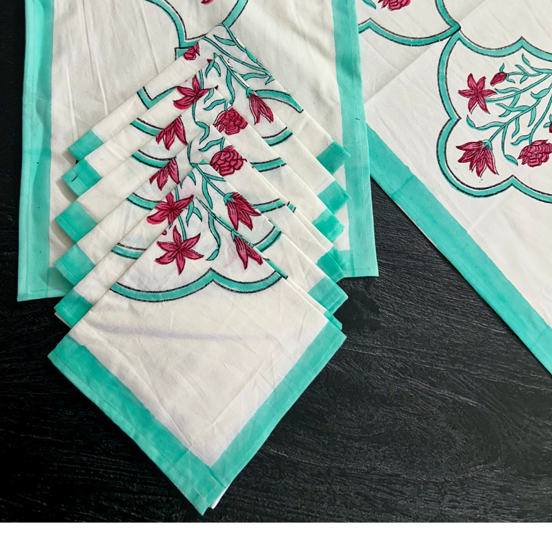 Pastel Bloom Printed Dining Table Set – Soft Floral Cotton Table Linen