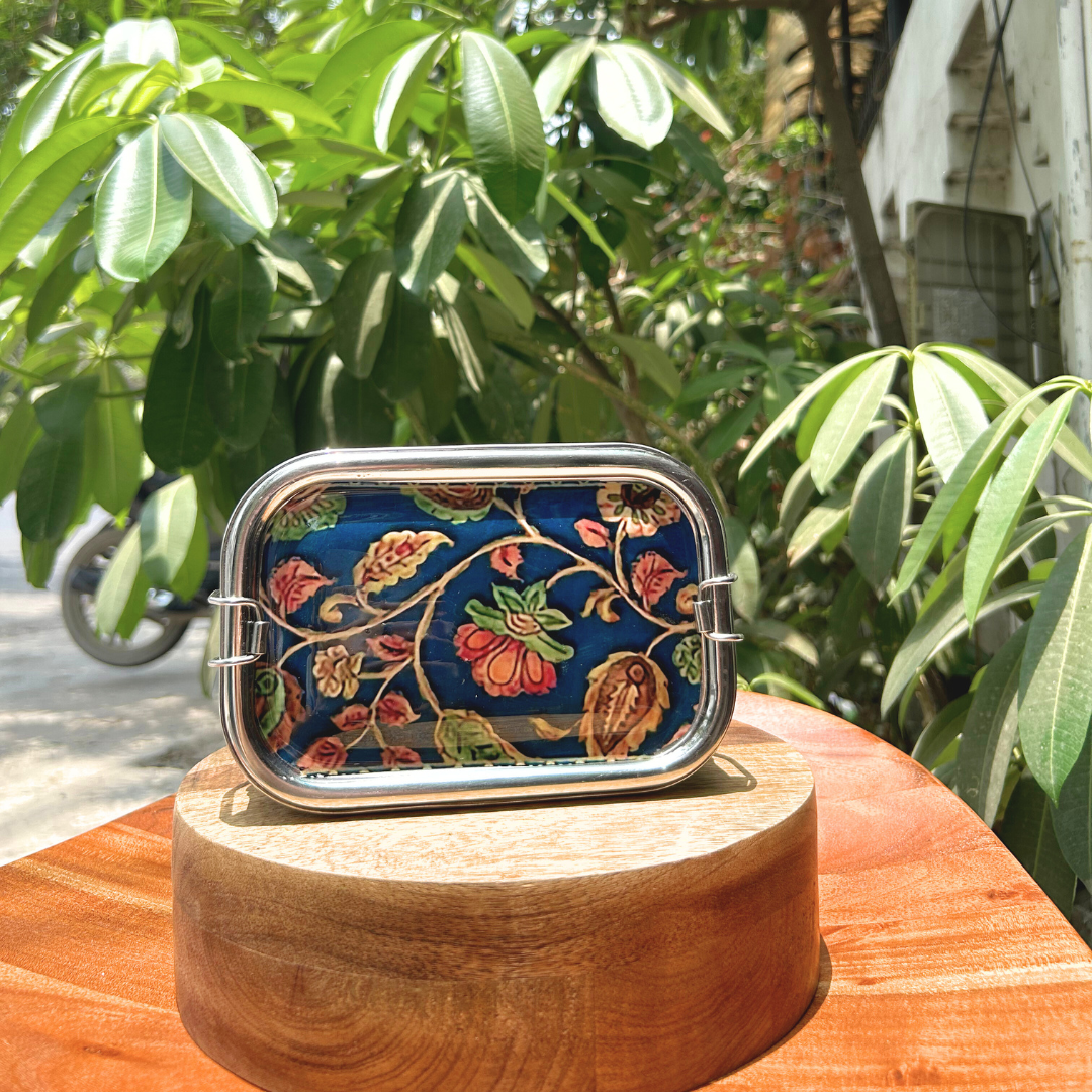 Premium Rakhi Gift Box-Pichwai Bottle+ Paisley 2tier Lunchbox