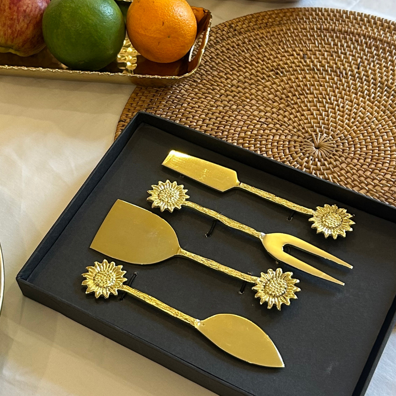 Elegant Gold-Plated Cheese & Dessert Cutlery Set with Sunflower Design Handle (Set of 4)