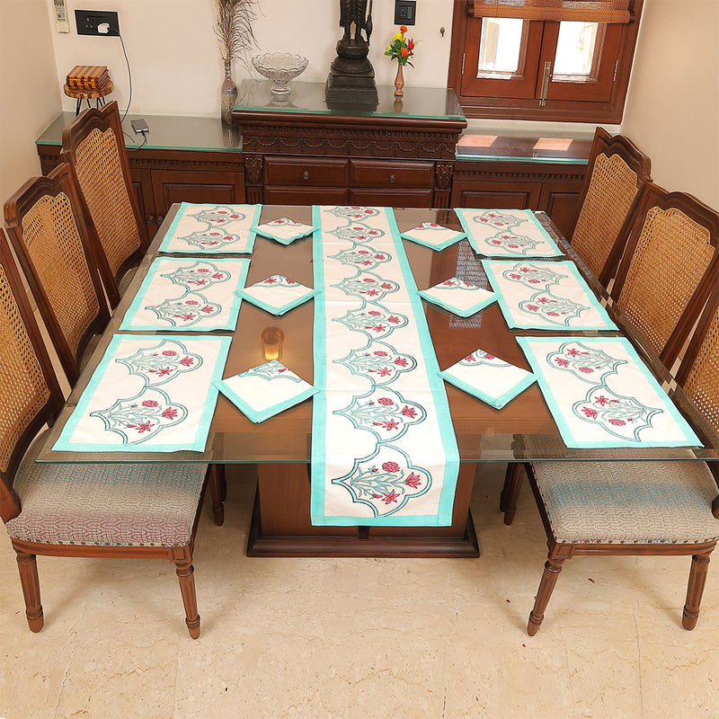 Pastel Bloom Printed Dining Table Set – Soft Floral Cotton Table Linen